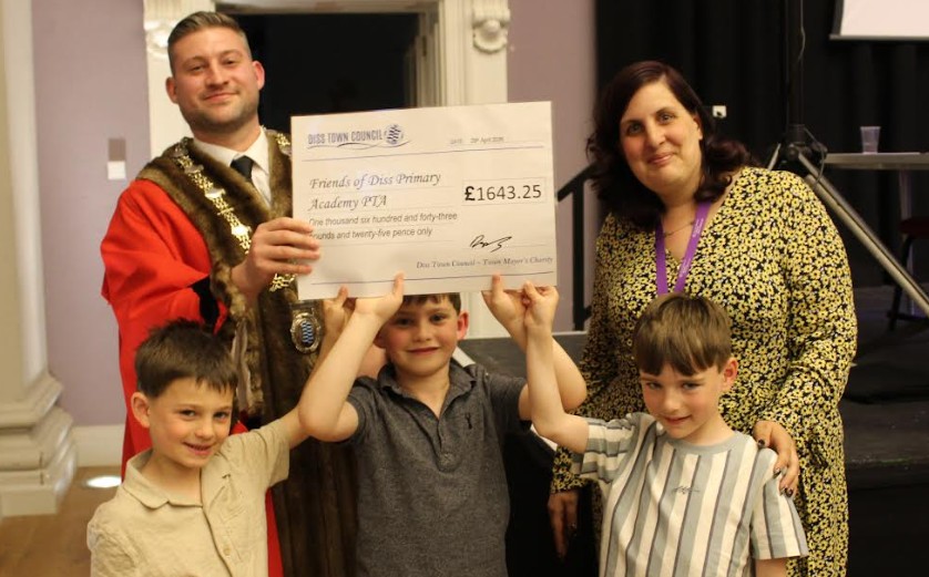 PTA receive cheque from the Mayor